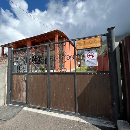 Wander Kazbegi Hotel Екстериор снимка